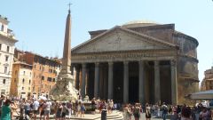 Pantheon a obelisk