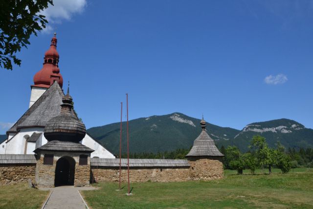 13 08 01 11.00.59 Kostel v Liptovských Matieskovicích