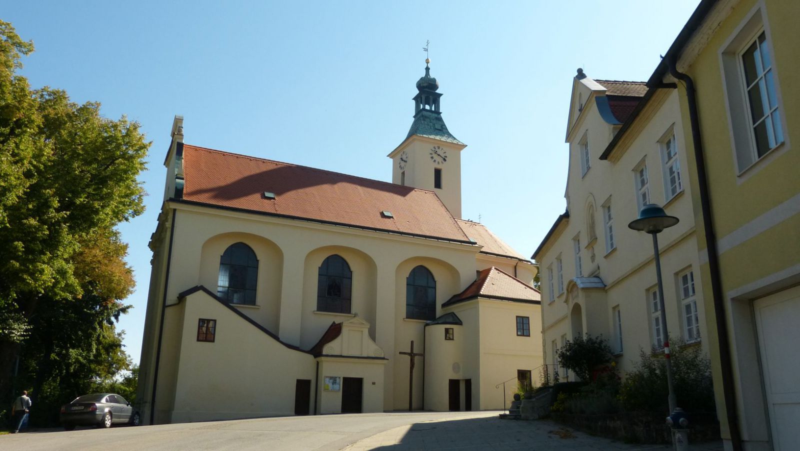 Drasenhofen - kostel a fara