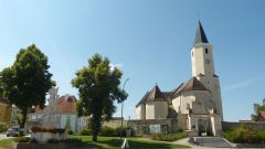 Langau - kostel a sv. Jan Nepomucký