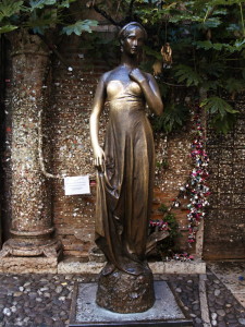 ITÁLIE: VERONA, OSTROV MURANO A PŘEKRÁSNÉ BENÁTKY.