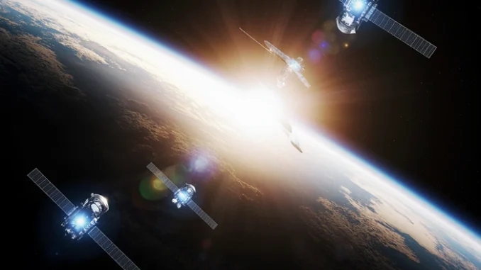 Zobrazení GPS satelitů obíhajících Zemi – princip fungování GPS souřadnic při geocachingu.