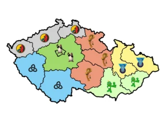 Mapa České republiky s rozdělením krajů podle působnosti jednotlivých geocaching reviewerů, znázorněná pomocí ikon jednotlivých reviewerů.