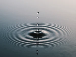 Voda na výletě: proč rozhoduje o tom, jak si geocaching užijete