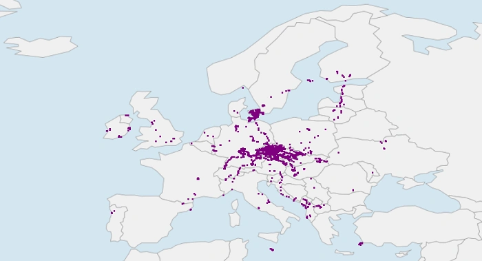 Mapa Evropy s animovanými puntíky geocachingových nálezů